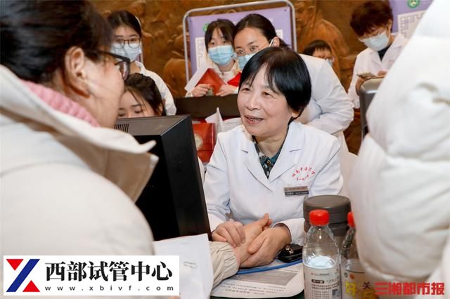湖南省中醫(yī)生殖工程技術(shù)研究中心成立(圖1) 湖南省中醫(yī)生殖工程技術(shù)研究中心成立(圖1)